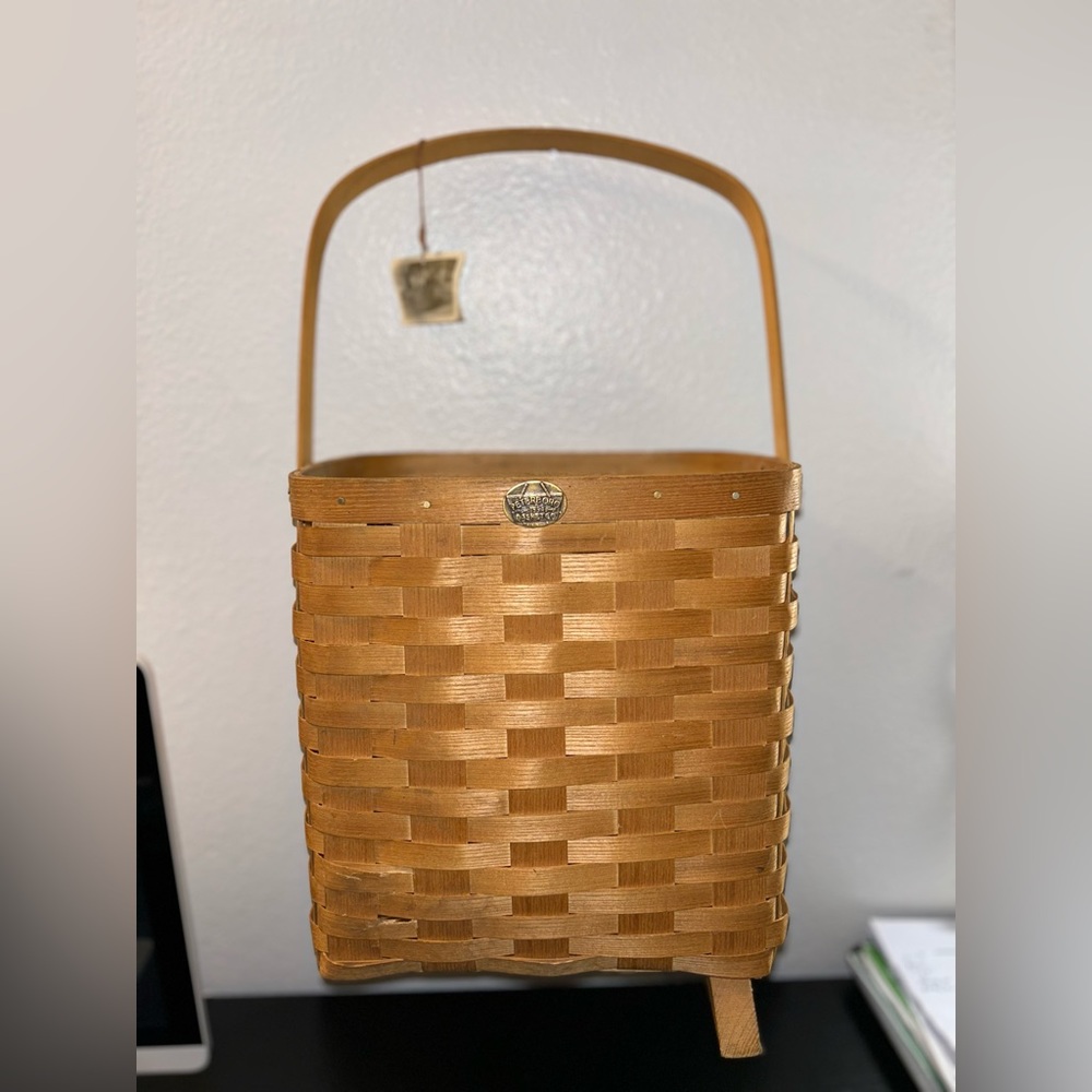 VTG Peterboro Basket Magazine/Firewood/Kindling Storage Basket Missing 1 stand